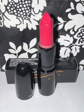MAC Petite Red